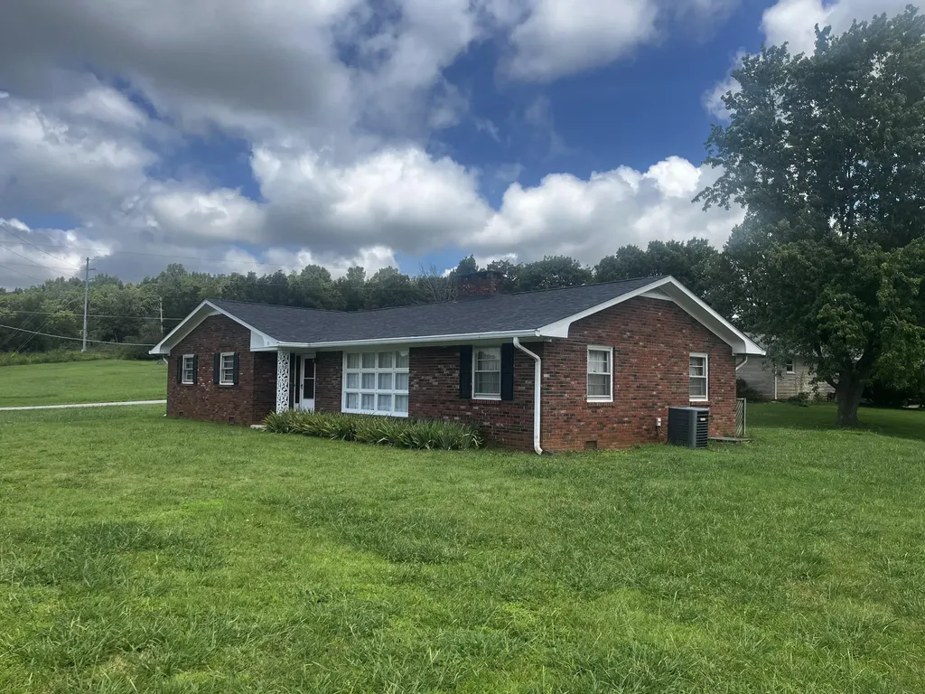 182 Harrison Avenue Monticello KY 42633