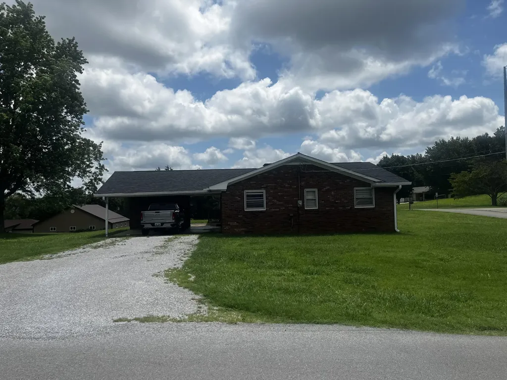 182 Harrison Avenue Monticello KY 42633