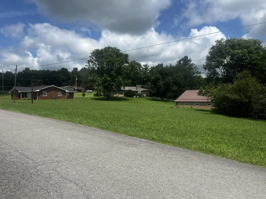 182 Harrison Avenue Monticello KY 42633