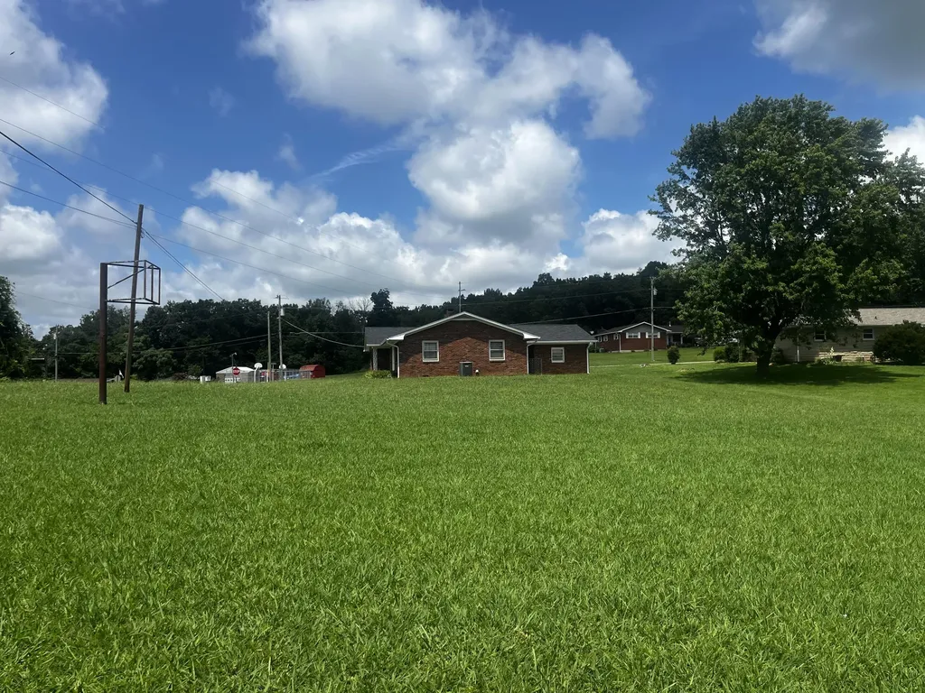 182 Harrison Avenue Monticello KY 42633
