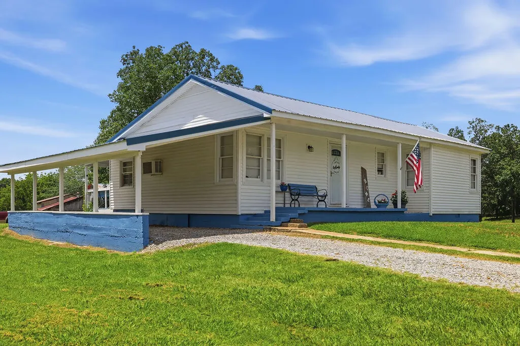 3801 N Wadesboro Road Benton KY 42025