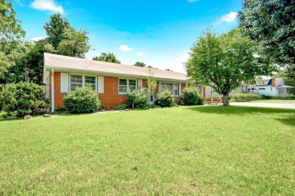 1398 S Wilderness Road Mt Vernon KY 40456