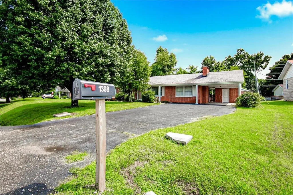 1398 S Wilderness Road Mt Vernon KY 40456
