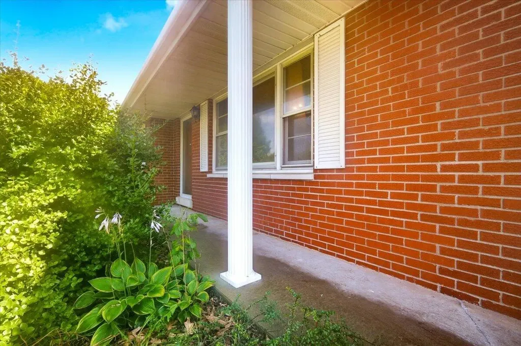 1398 S Wilderness Road Mt Vernon KY 40456