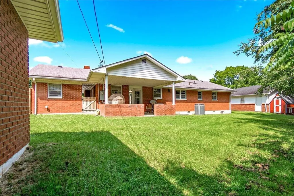 1398 S Wilderness Road Mt Vernon KY 40456