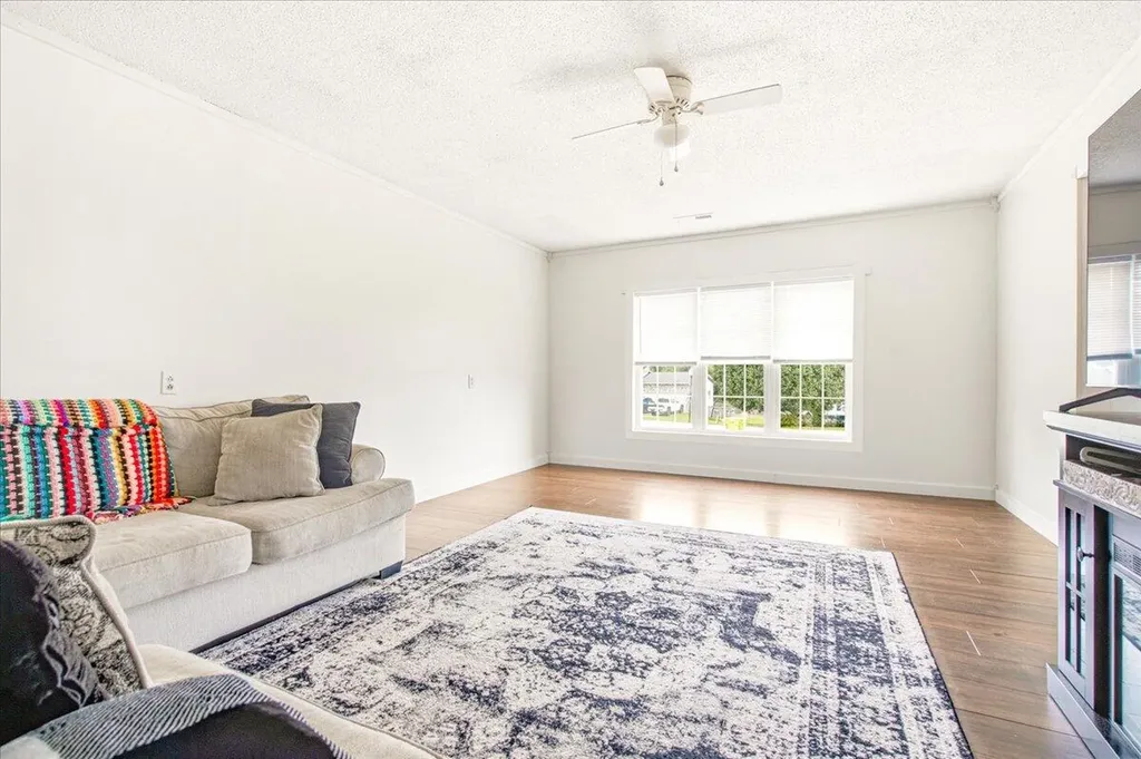 56 Alder Court London KY 40744
