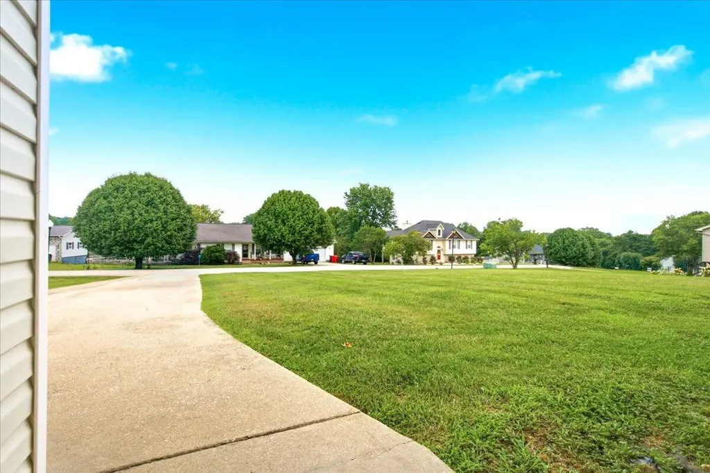 56 Alder Court London KY 40744