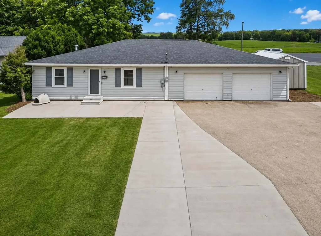 313 N Padgett Street Morganfield KY 42437