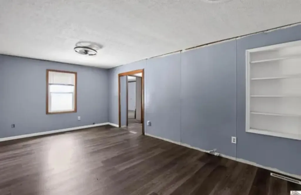 313 N Padgett Street Morganfield KY 42437