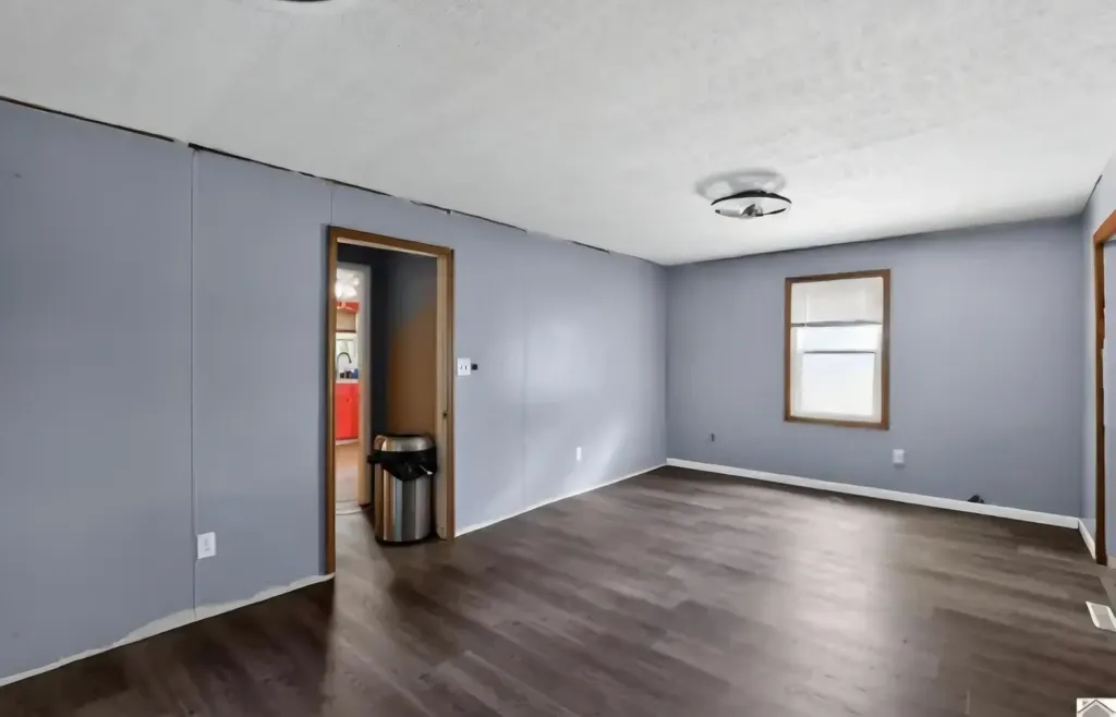313 N Padgett Street Morganfield KY 42437