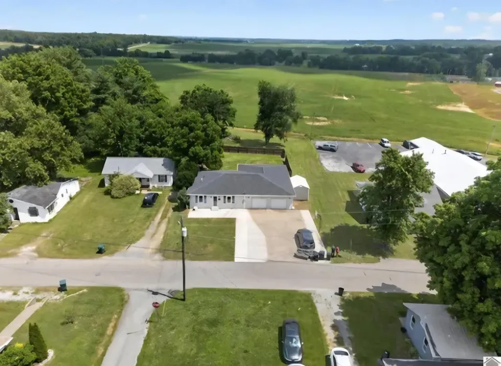313 N Padgett Street Morganfield KY 42437