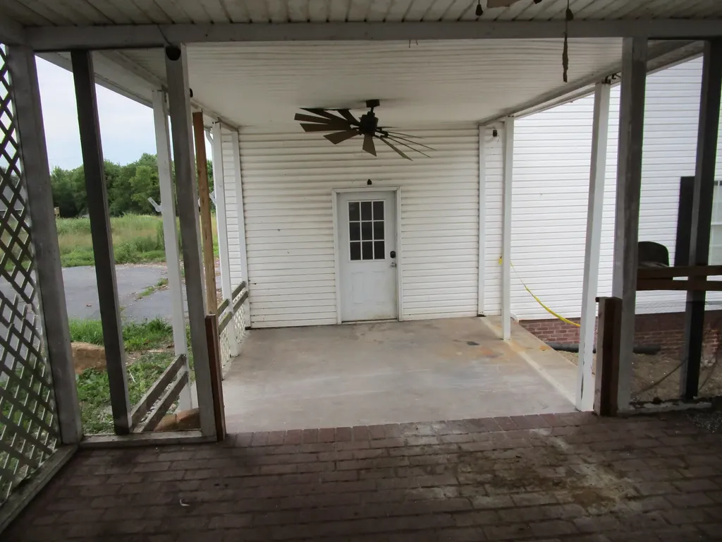 44 Happy Top Road Clay City KY 40312