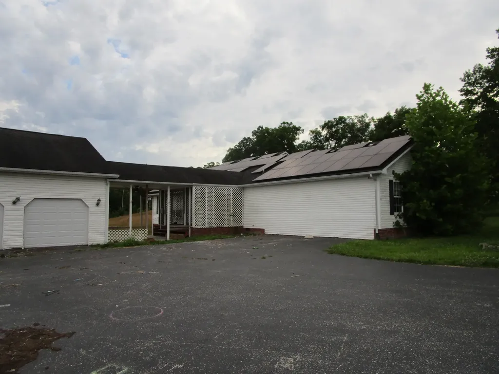 44 Happy Top Road Clay City KY 40312