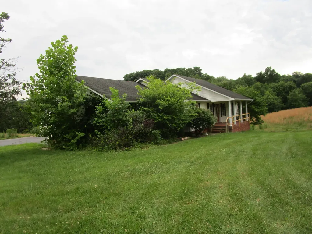 44 Happy Top Road Clay City KY 40312