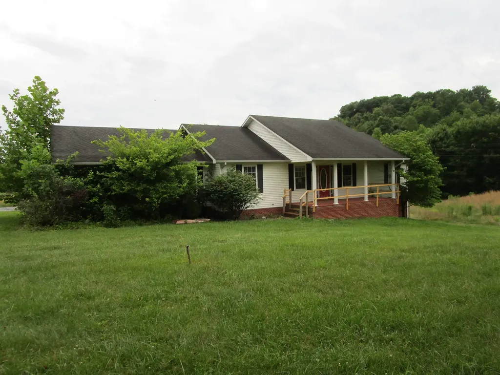 44 Happy Top Road Clay City KY 40312