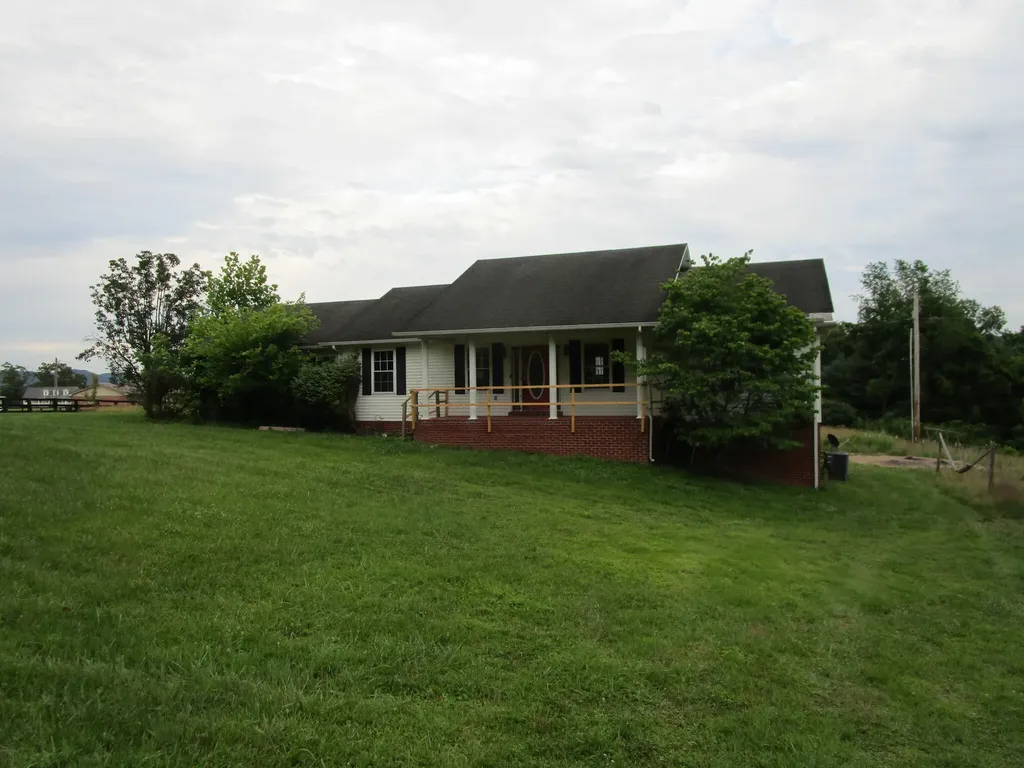 44 Happy Top Road Clay City KY 40312