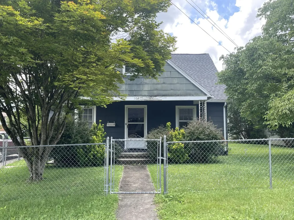 103 Holt Avenue Barbourville KY 40906