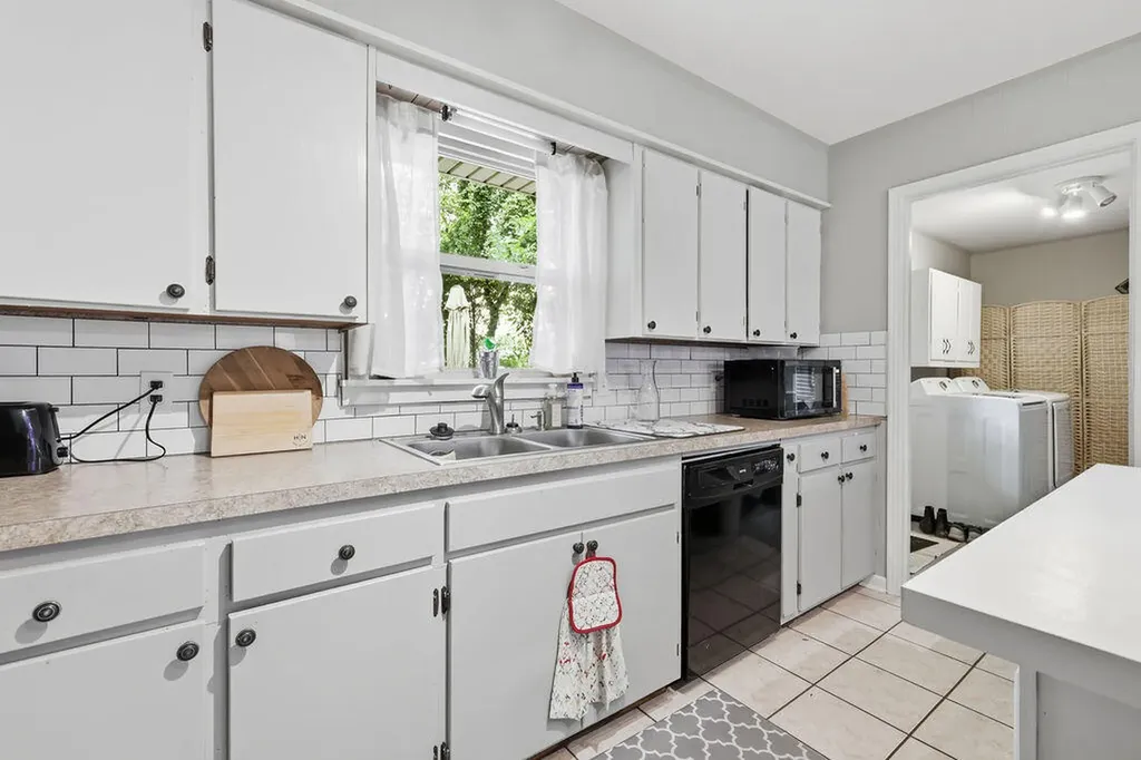 1639 Catalina Drive Murray KY 42071