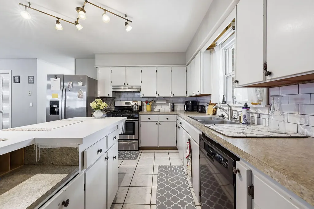 1639 Catalina Drive Murray KY 42071