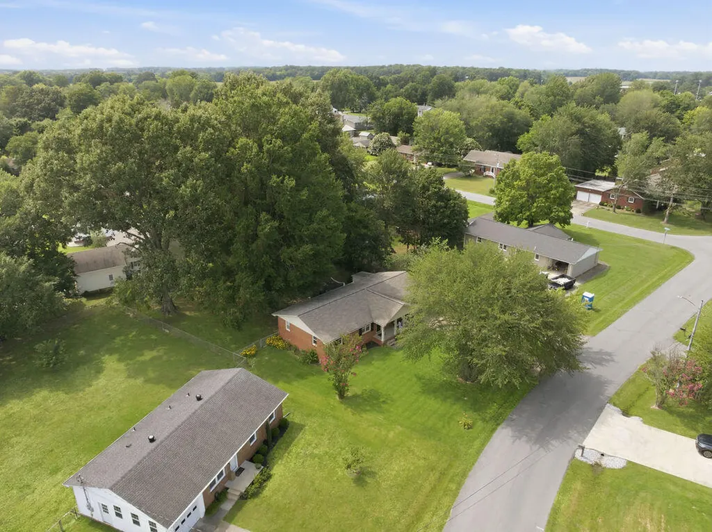 1639 Catalina Drive Murray KY 42071