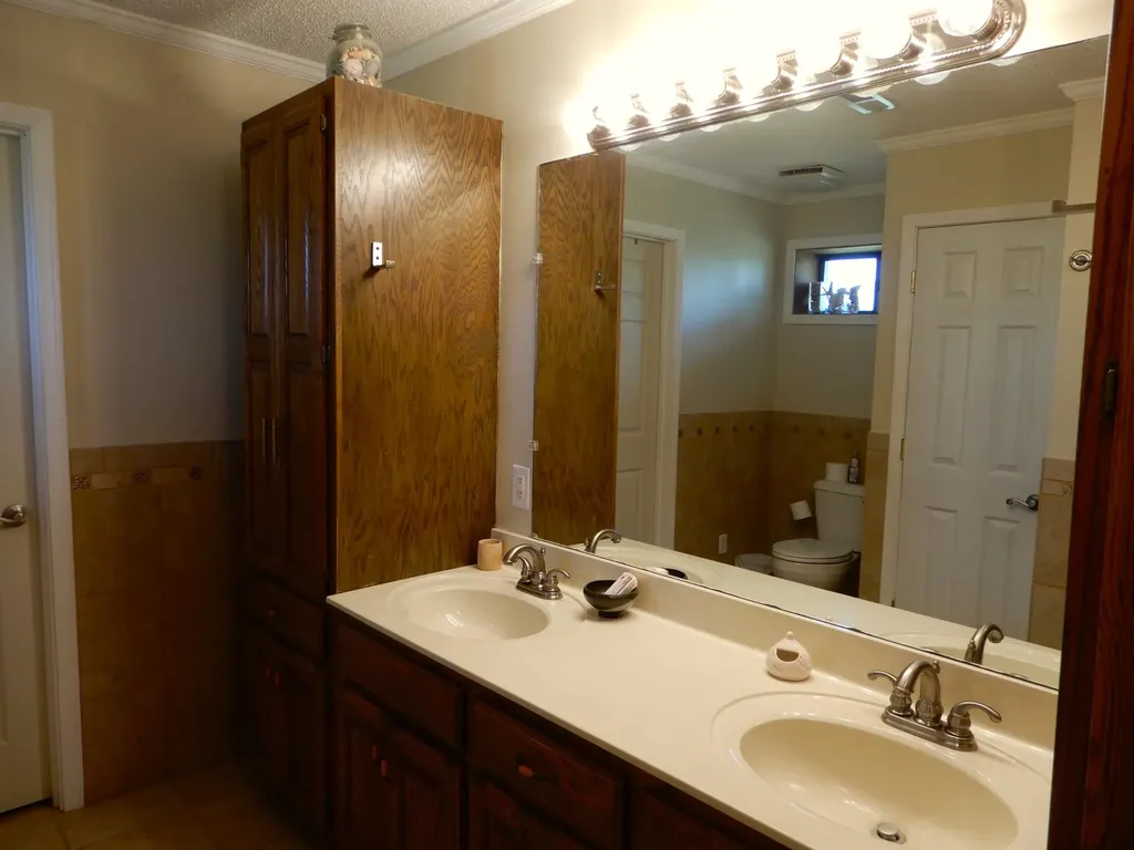 1875 State Route 384 Mayfield KY 42066