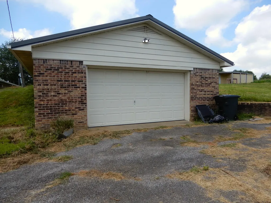1875 State Route 384 Mayfield KY 42066