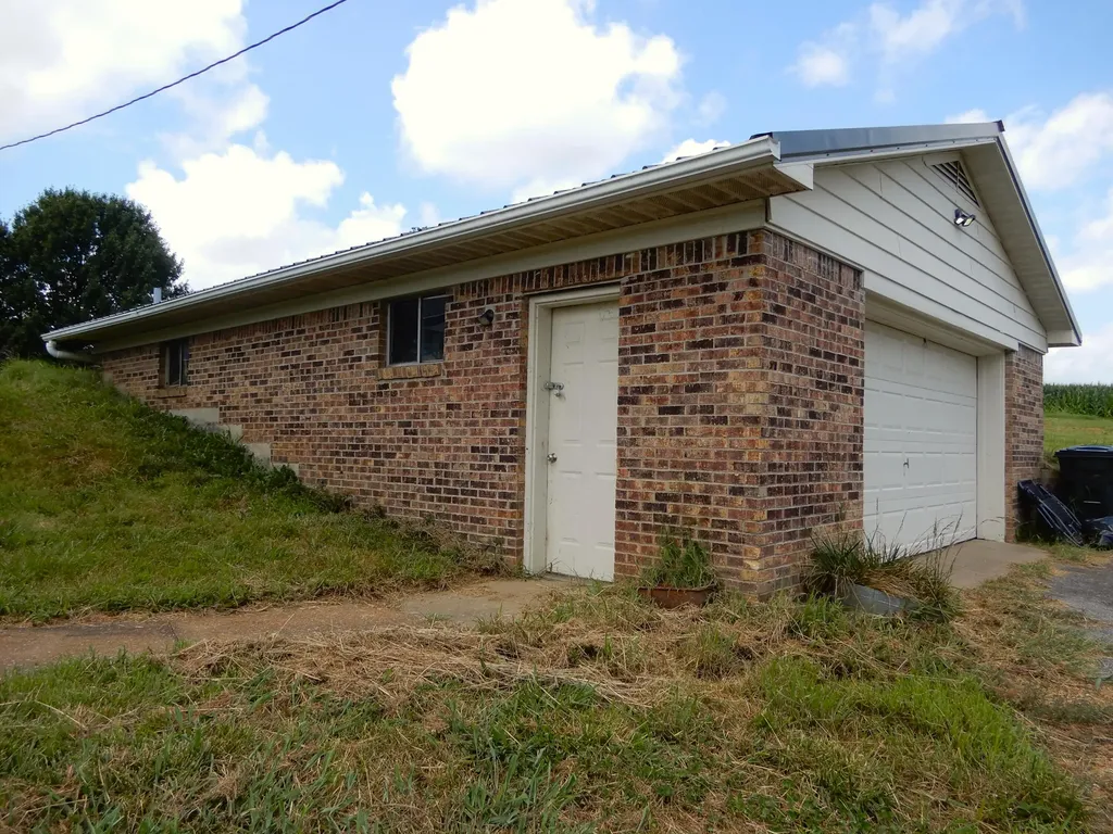 1875 State Route 384 Mayfield KY 42066