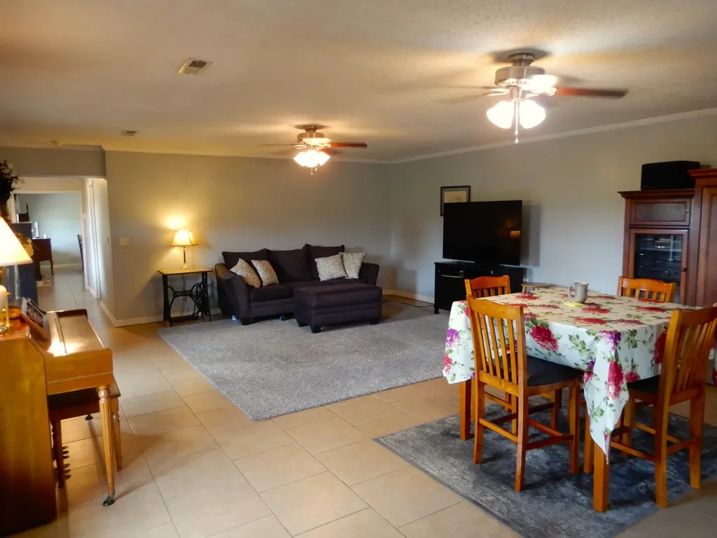 1875 State Route 384 Mayfield KY 42066