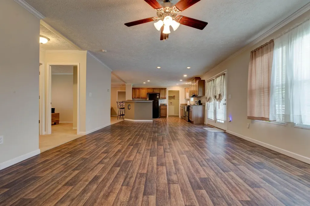 422 S Queen Street Mt Sterling KY 40353