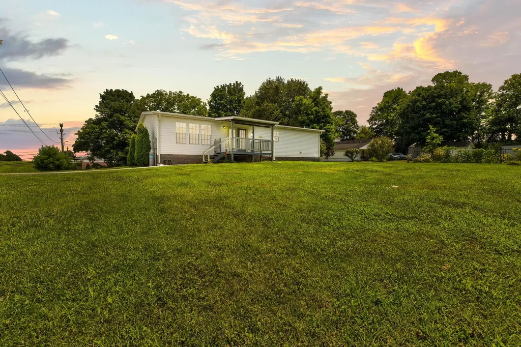 422 S Queen Street Mt Sterling KY 40353