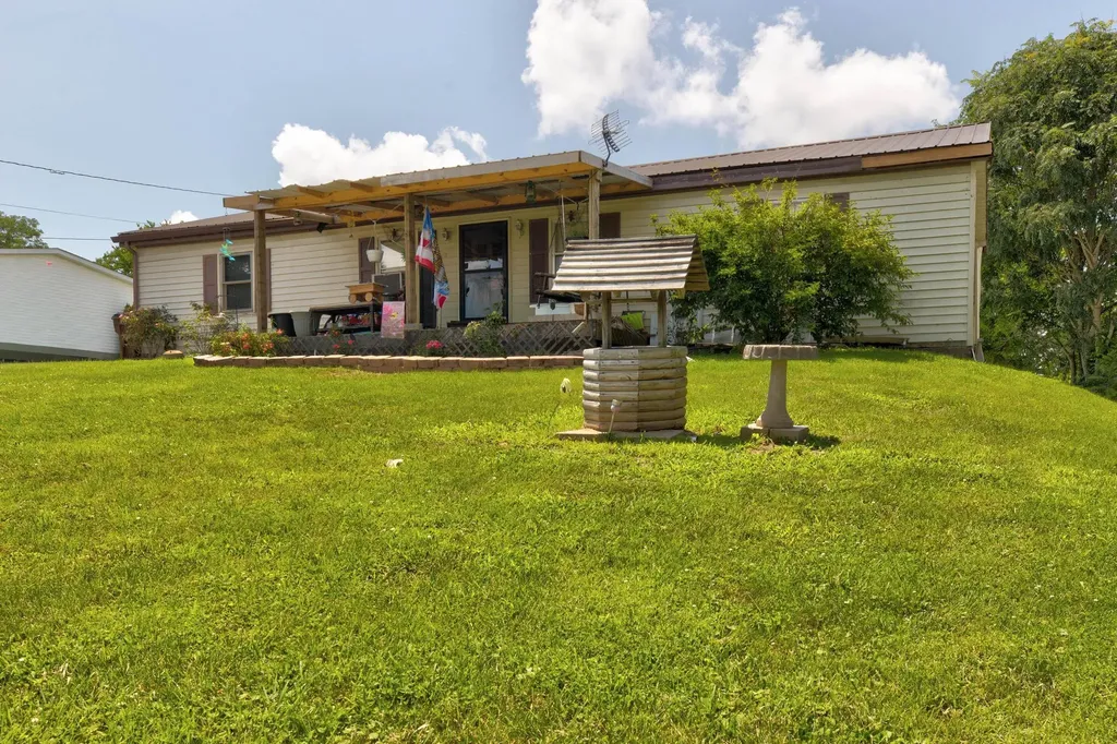 422 S Queen Street Mt Sterling KY 40353