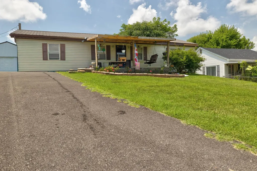 422 S Queen Street Mt Sterling KY 40353