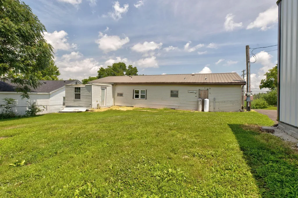 422 S Queen Street Mt Sterling KY 40353