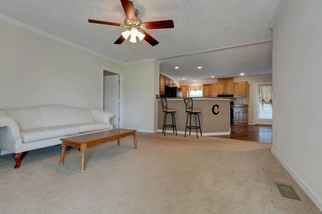 422 S Queen Street Mt Sterling KY 40353
