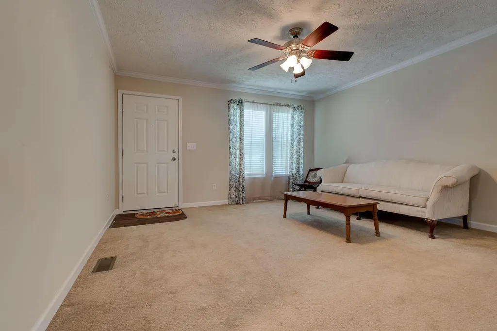 422 S Queen Street Mt Sterling KY 40353