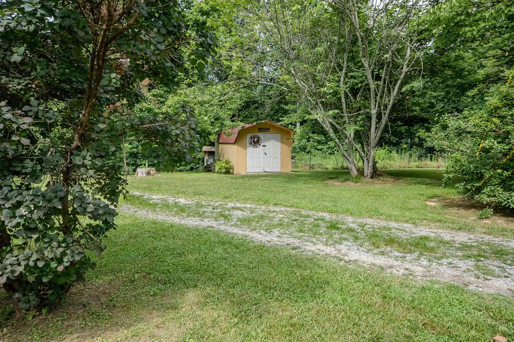 3152 Tipton Road Ravenna KY 40472