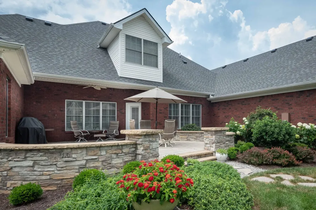 333 Foxtail Road Versailles KY 40383