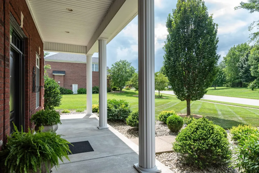 333 Foxtail Road Versailles KY 40383