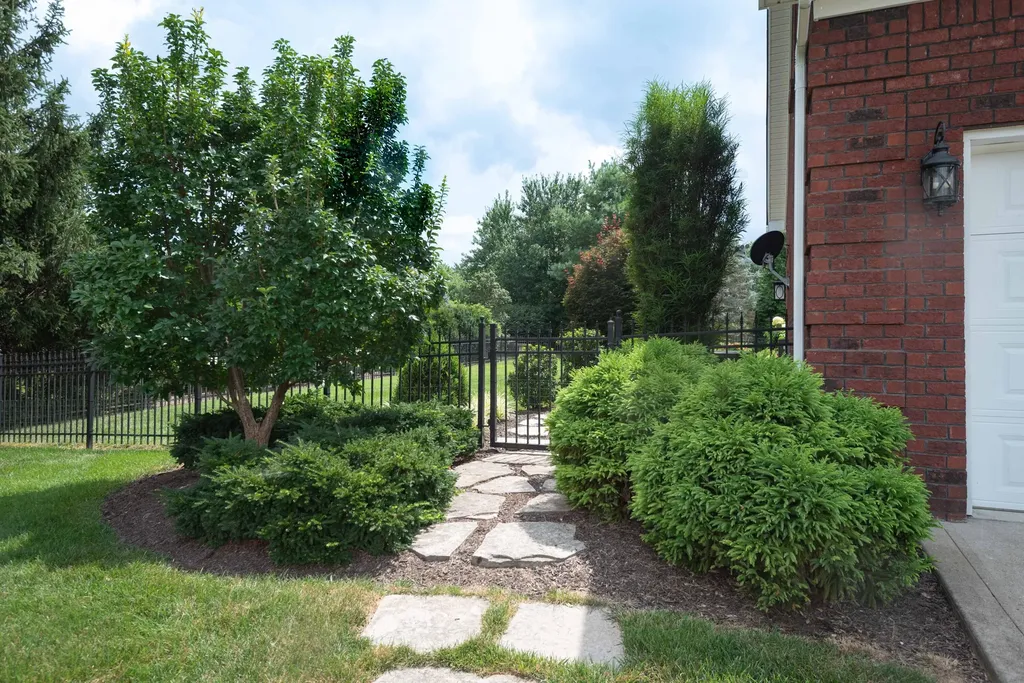 333 Foxtail Road Versailles KY 40383
