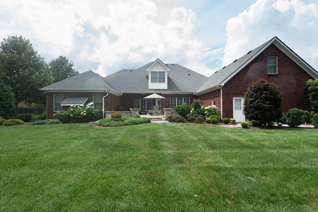 333 Foxtail Road Versailles KY 40383