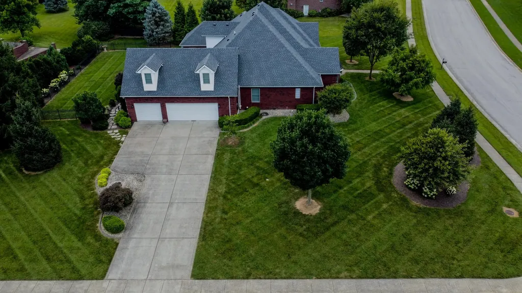 333 Foxtail Road Versailles KY 40383