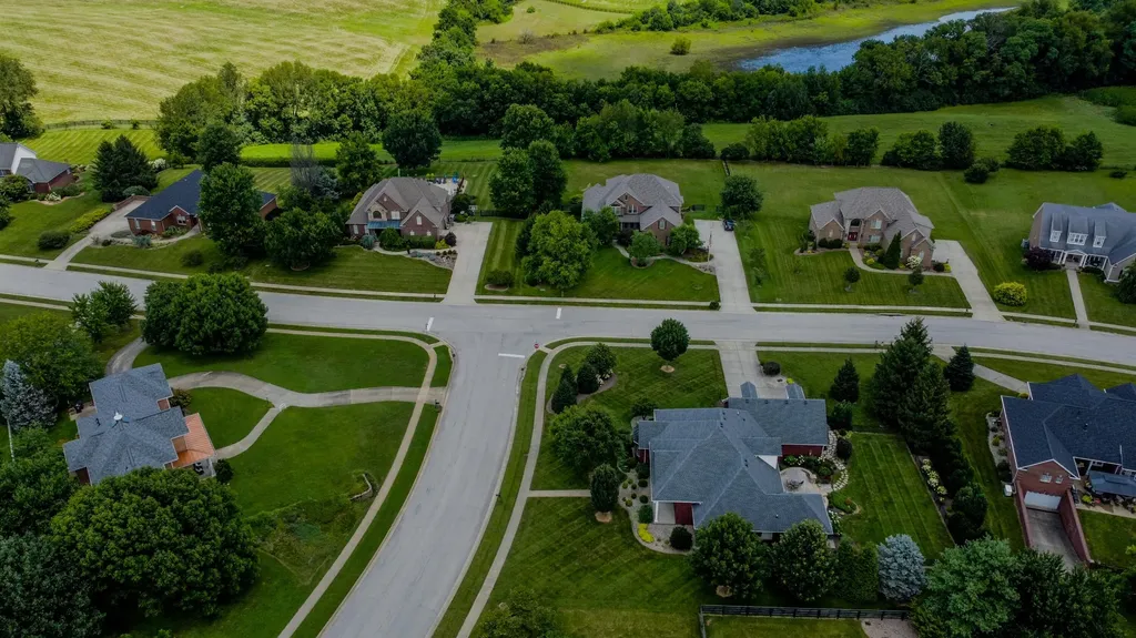 333 Foxtail Road Versailles KY 40383