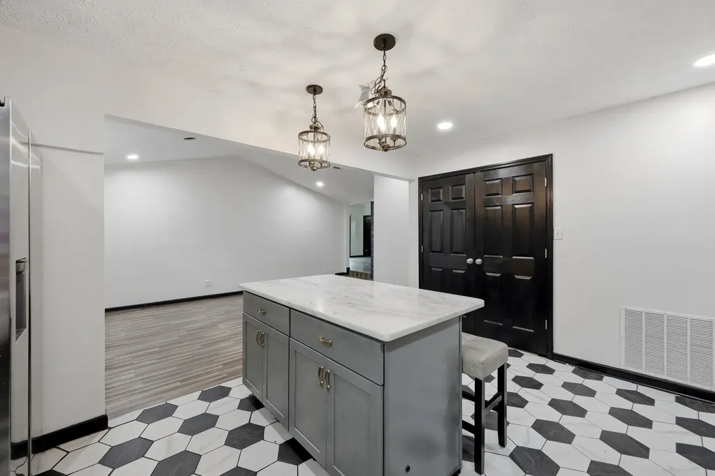 425 Quail Run Road Versailles KY 40383