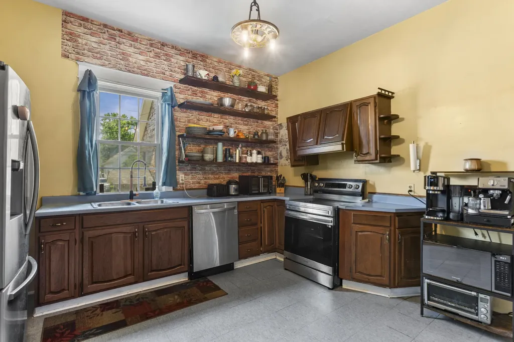 1546 Cypress Street Paris KY 40361