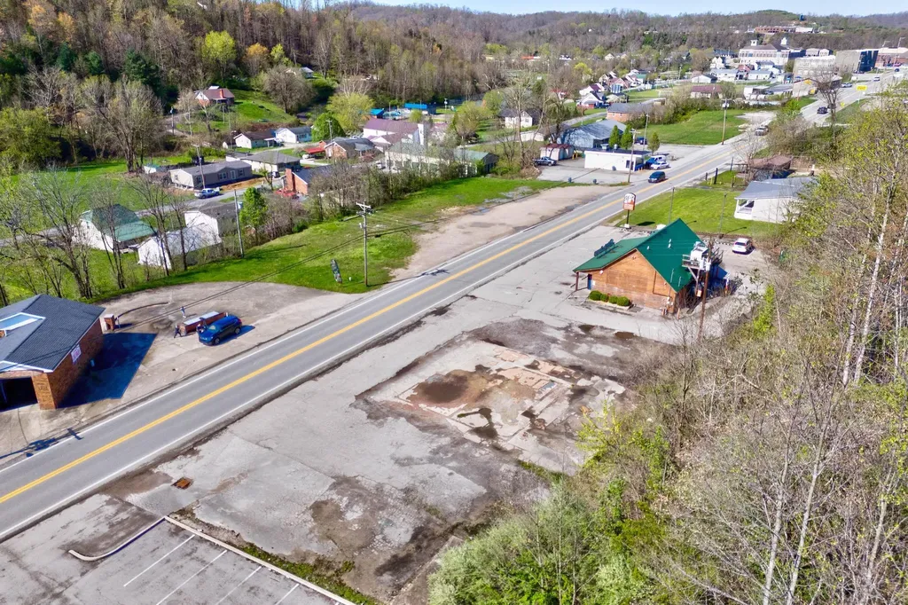 629 Prestonsburg Street West Liberty KY 41472