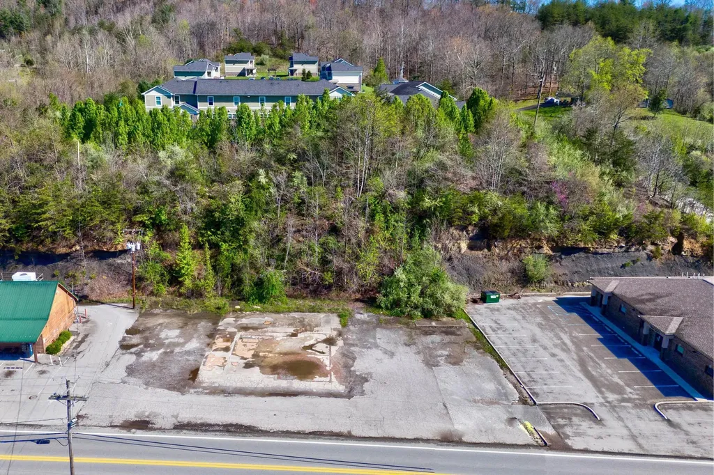 629 Prestonsburg Street West Liberty KY 41472