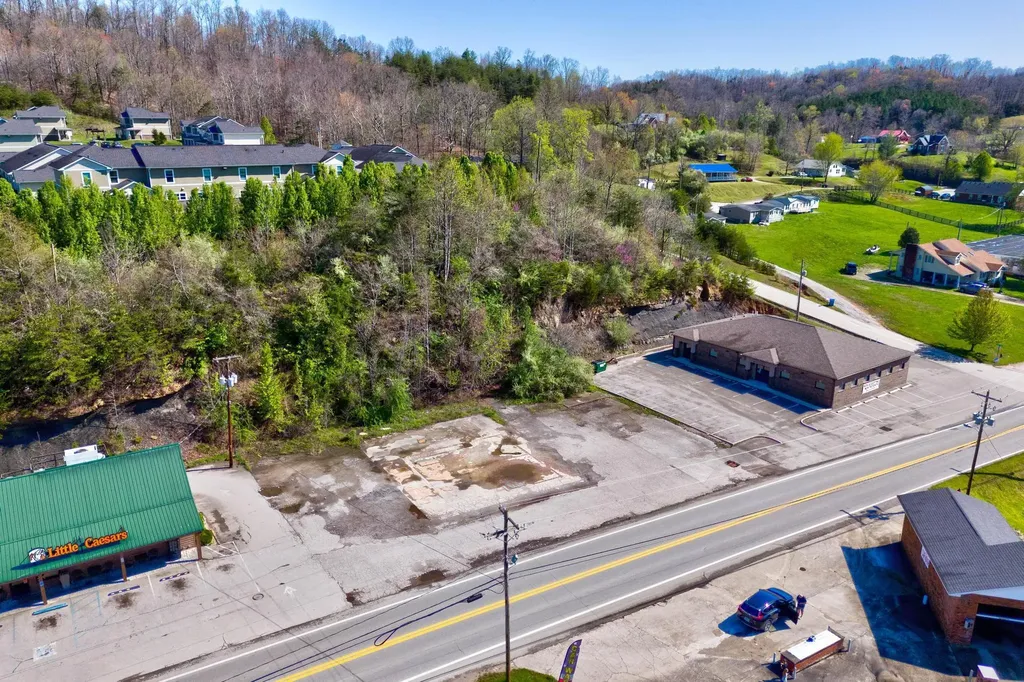629 Prestonsburg Street West Liberty KY 41472