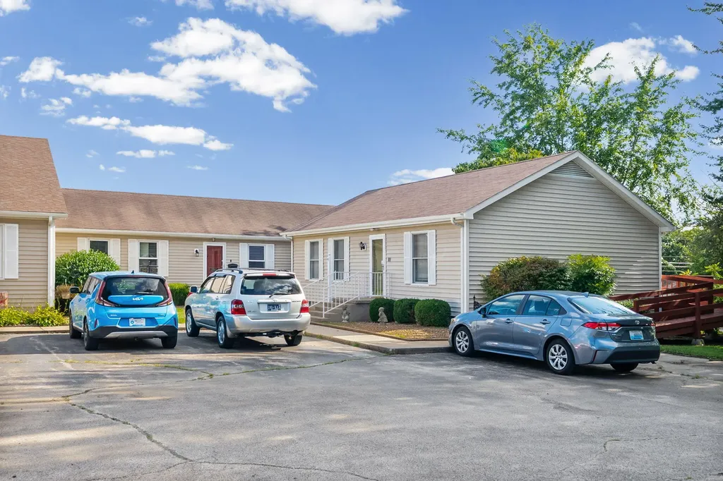 2949 Pawnee Drive Hopkinsville KY 42240