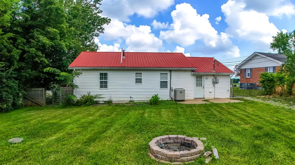 25 Terry Road Stanford KY 40484