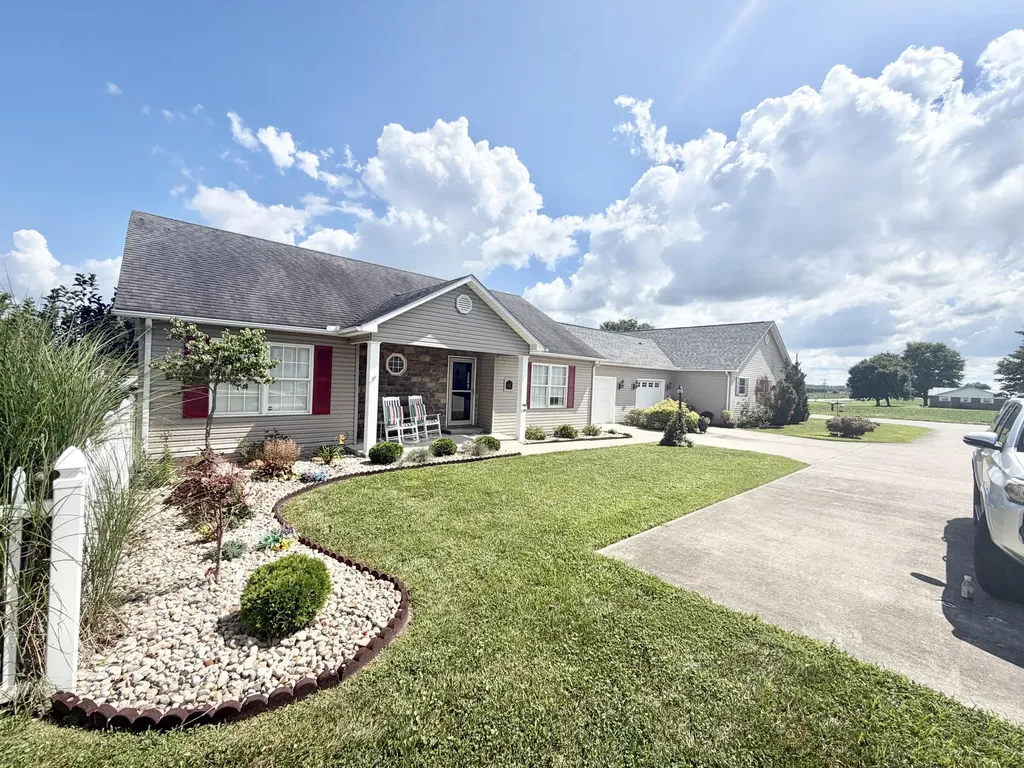 24 Sara Lane Tollesboro KY 41189